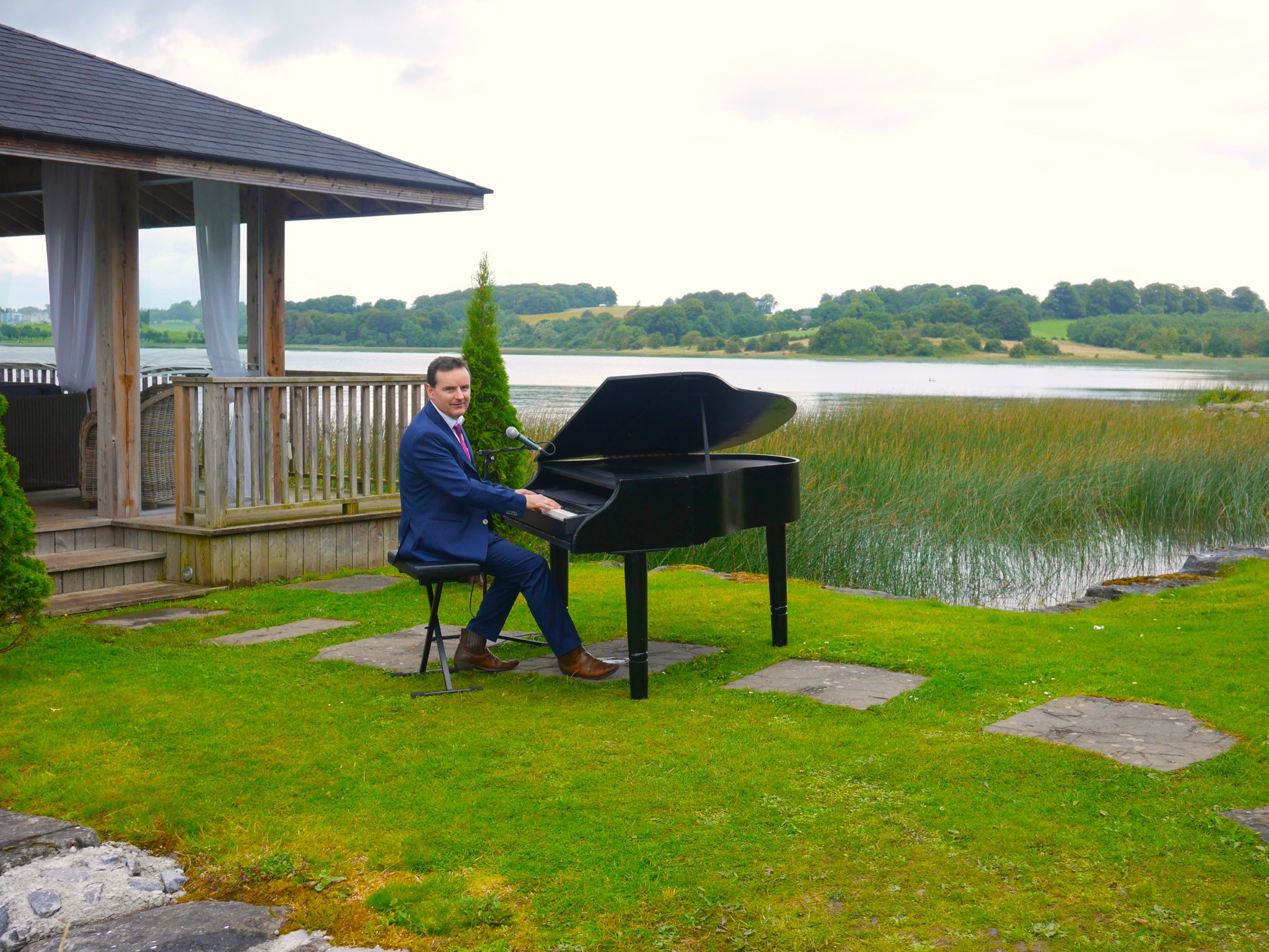 The Piano Man - Ireland ( Wedding Pianist & Singer )
