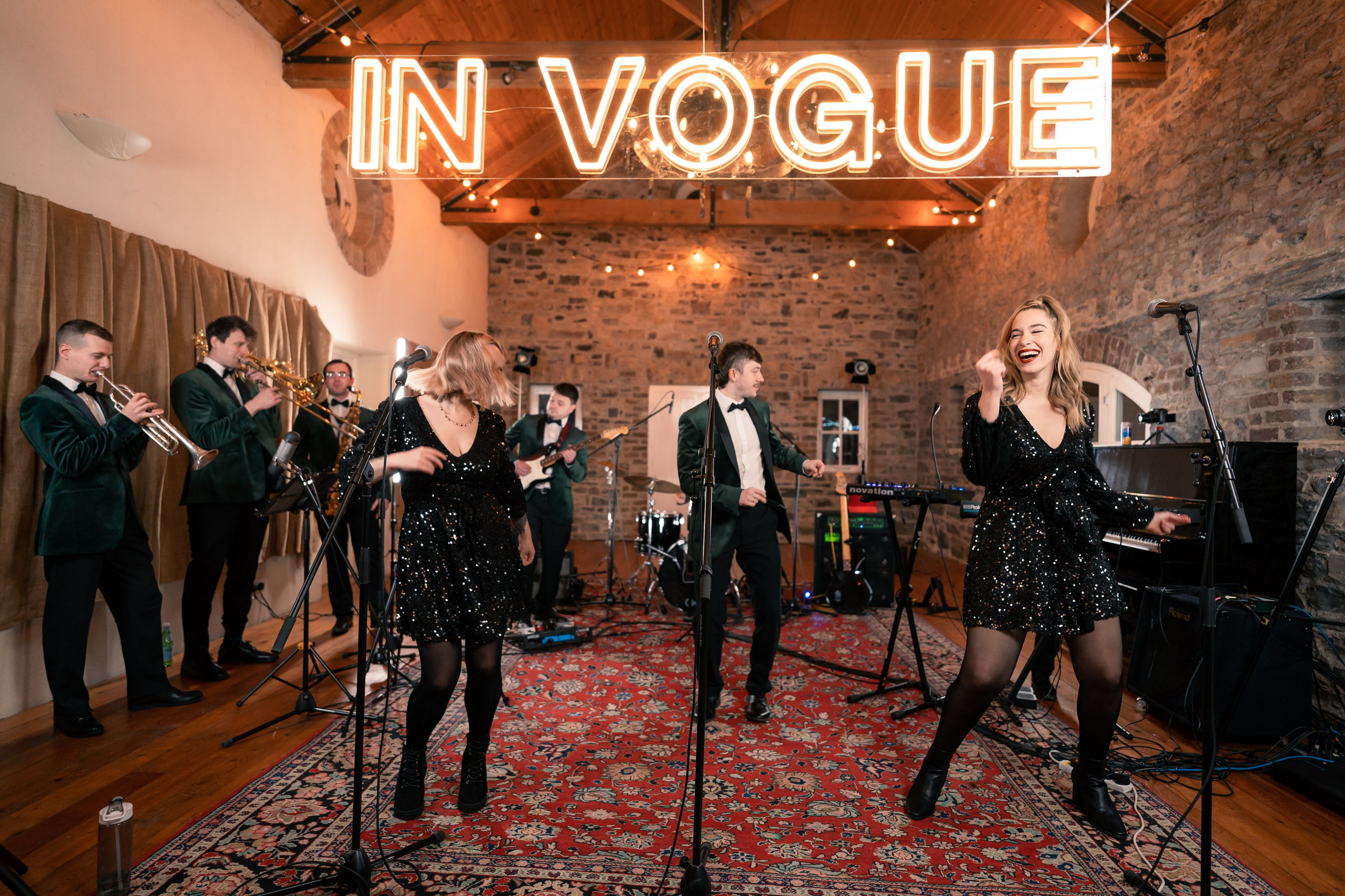 In Vogue Wedding and function band
