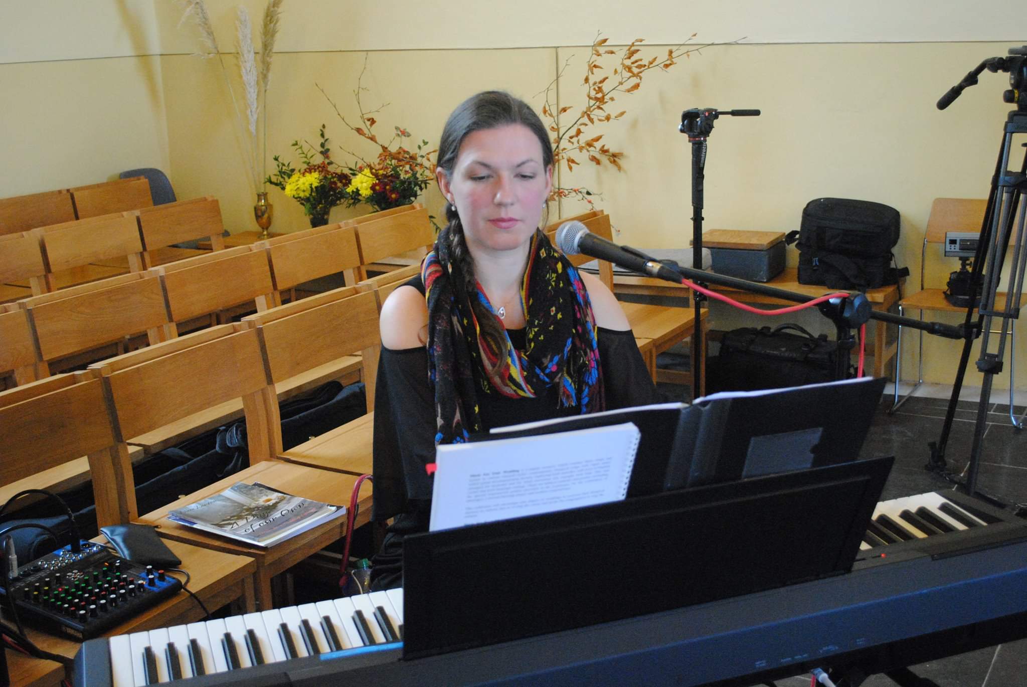 Veronica Tadman Ceremony Singer and Pianist
